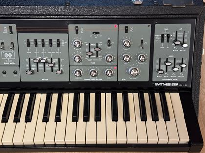 Roland-SH5